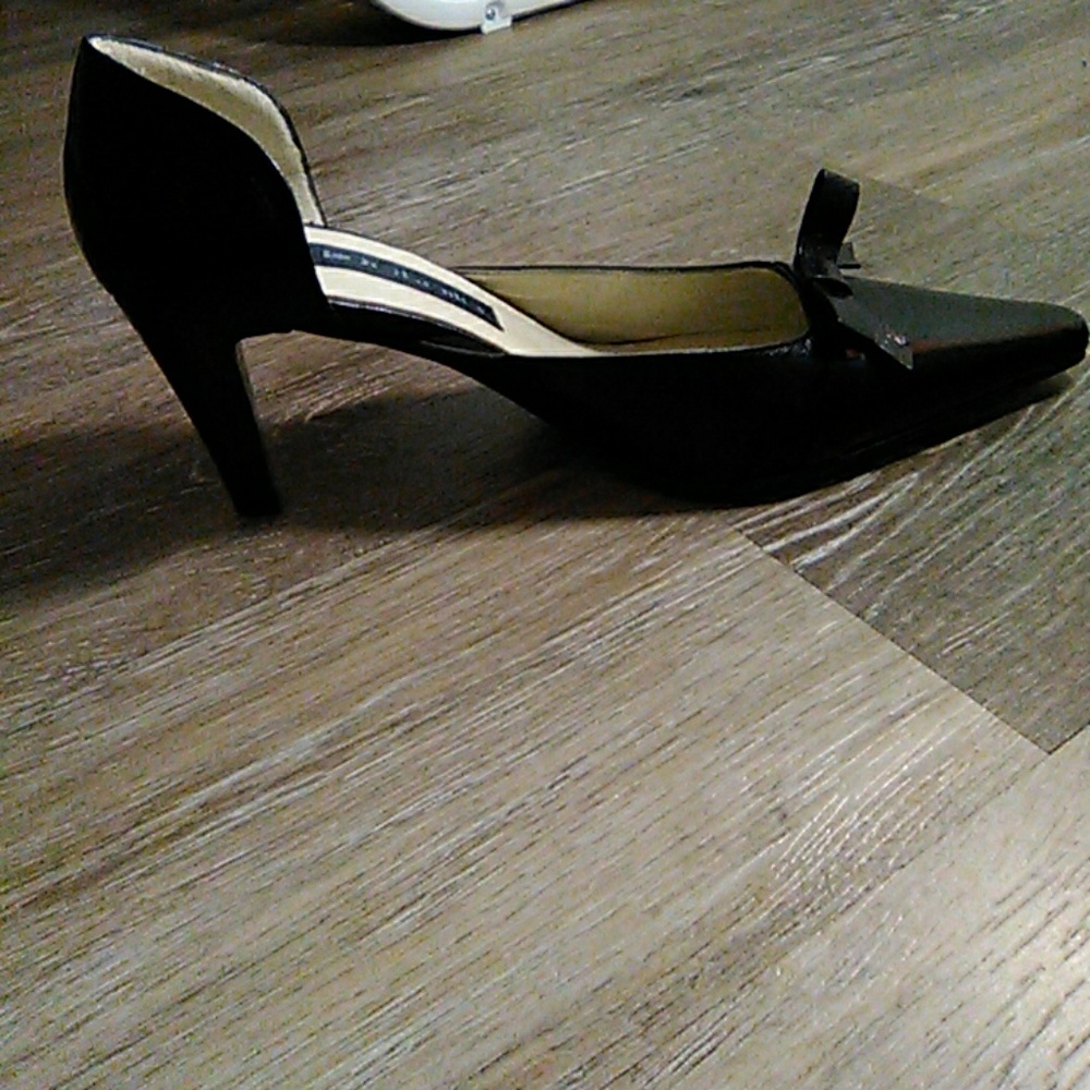 Heels - Picture 2 of 2